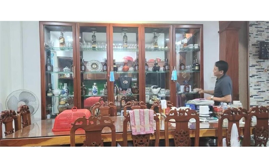 Bán Nhà riêng KHU VIP, Linh Trung, Thủ Đức, Cách Trường DH Ngân Hàng 500m, 115m2, 5T, Hầm rộng, Nhà Đẹp Ở Ngay